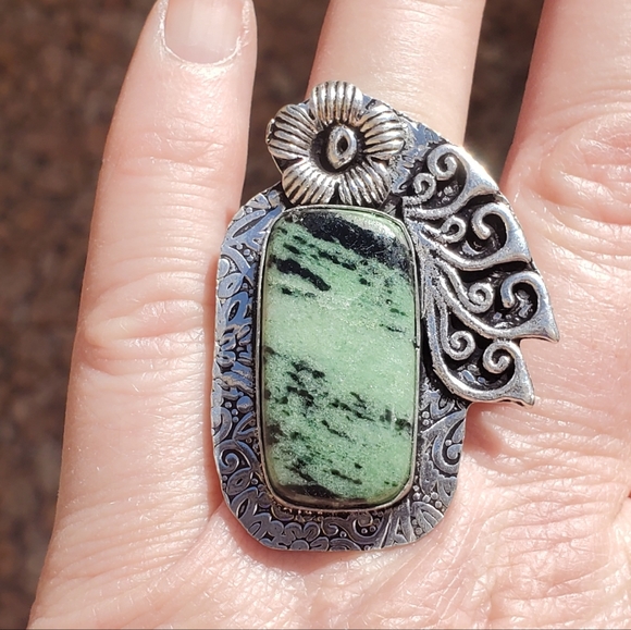 New Ruby Zoisite Carved 925 Silver Statement Ring. - Picture 13 of 16